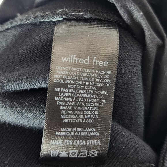 Aritzia Wilfred Free Modern Cargo Pants  in Black - Picture 9 of 10